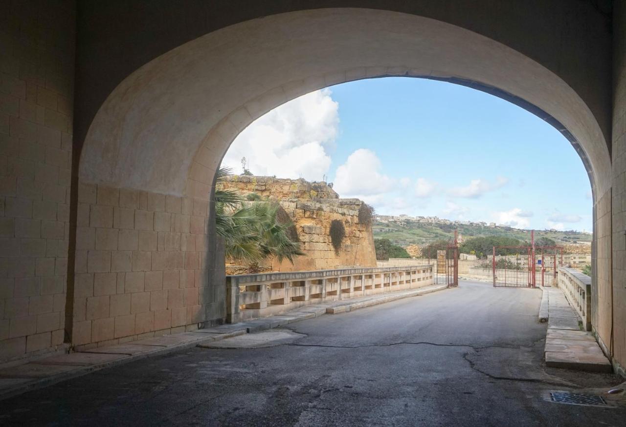 Gee9Teen At Fort Chambray Mgarr Exterior photo